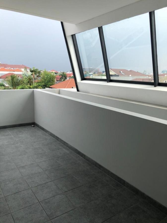 Cozy Puri Hotel Jakarta Exterior foto